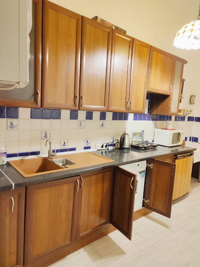 Апартаменти Трехкімнатні В Самому Центрі Для 6-Х Лвив Екстериор снимка